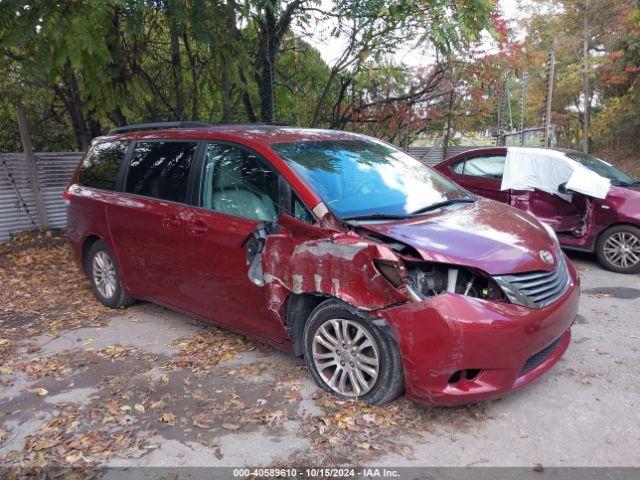  Salvage Toyota Sienna