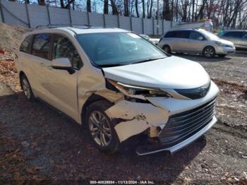  Salvage Toyota Sienna