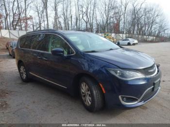  Salvage Chrysler Pacifica