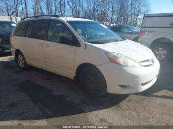  Salvage Toyota Sienna