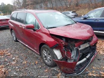  Salvage Toyota Sienna