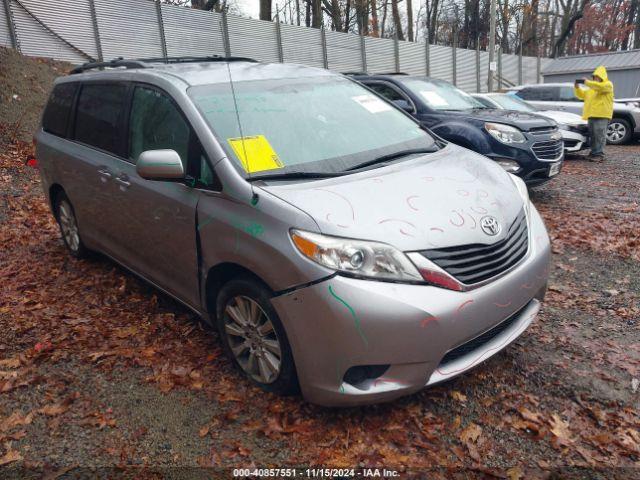  Salvage Toyota Sienna