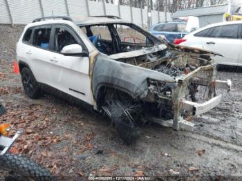  Salvage Jeep Cherokee