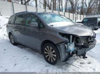  Salvage Toyota Sienna