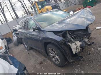  Salvage Toyota Highlander