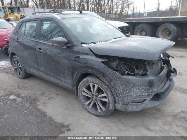  Salvage Nissan Kicks