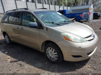  Salvage Toyota Sienna