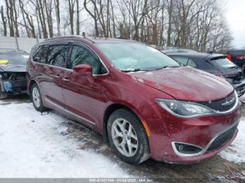  Salvage Chrysler Pacifica