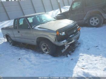  Salvage Chevrolet S-10