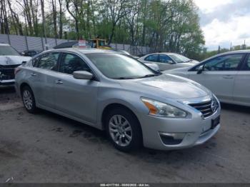  Salvage Nissan Altima