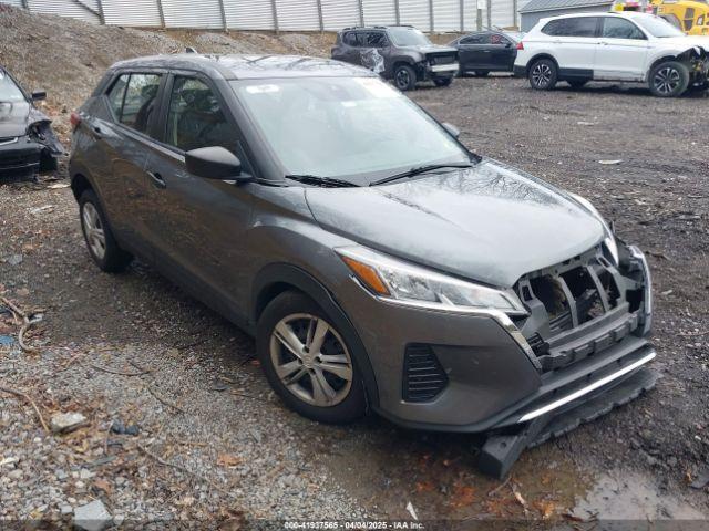  Salvage Nissan Kicks