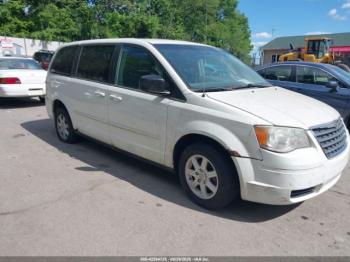  Salvage Chrysler Town & Country