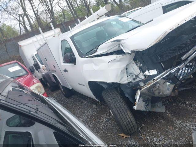  Salvage Chevrolet Silverado 2500