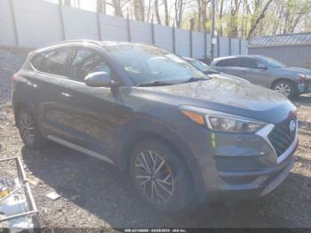  Salvage Hyundai TUCSON