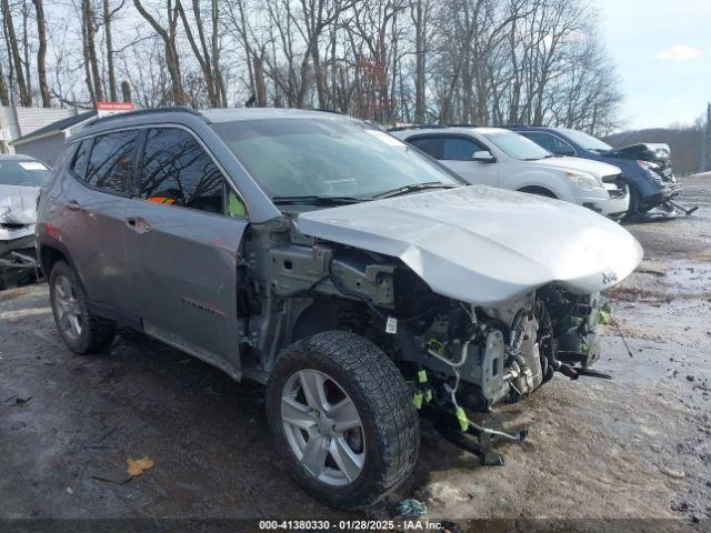  Salvage Jeep Compass
