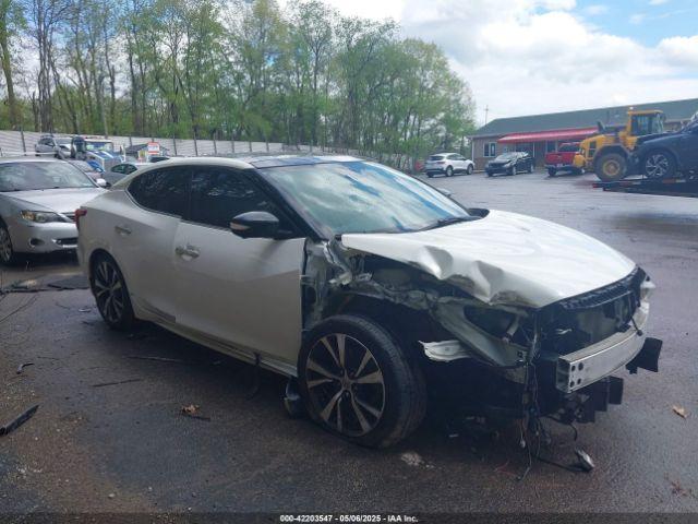  Salvage Nissan Maxima