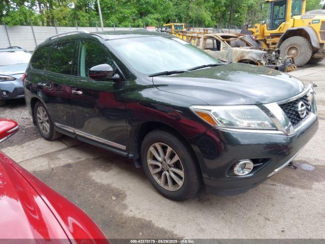  Salvage Nissan Pathfinder