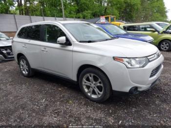  Salvage Mitsubishi Outlander