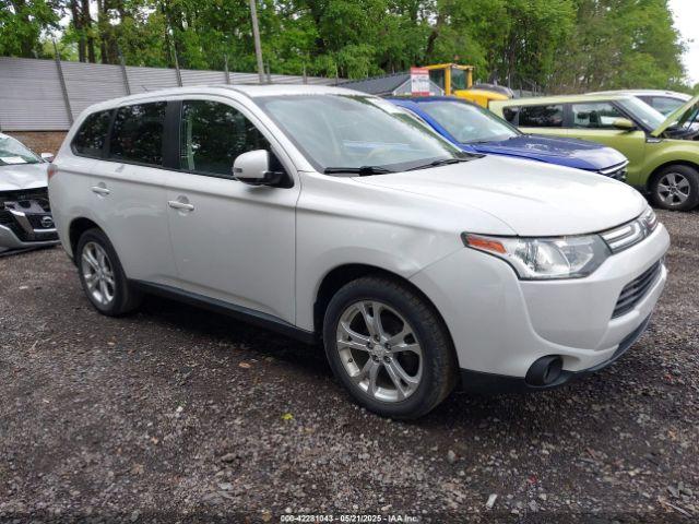  Salvage Mitsubishi Outlander