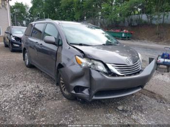  Salvage Toyota Sienna