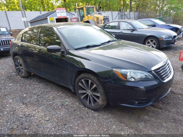  Salvage Chrysler 200