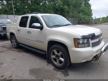  Salvage Chevrolet Avalanche 1500