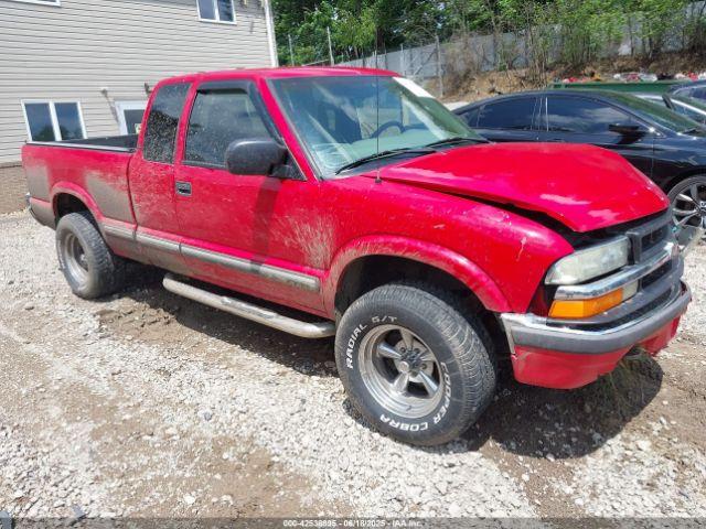  Salvage Chevrolet S-10