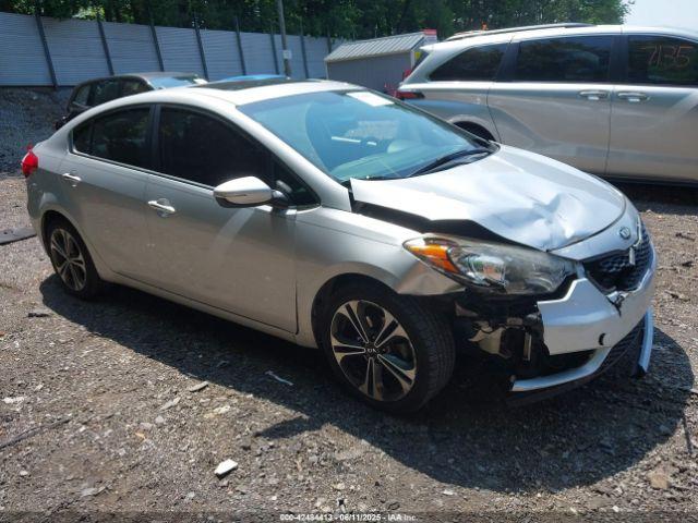 Salvage Kia Forte