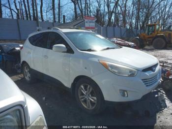  Salvage Hyundai TUCSON