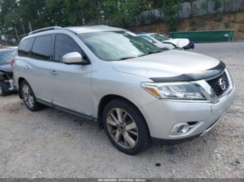  Salvage Nissan Pathfinder
