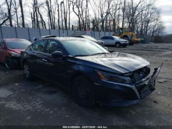  Salvage Nissan Altima