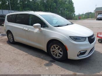  Salvage Chrysler Pacifica