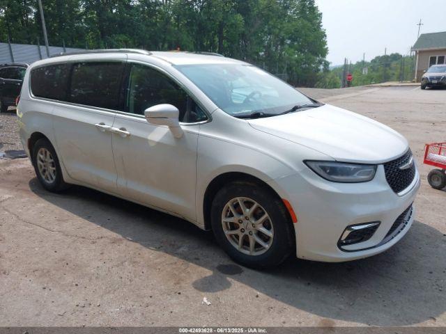  Salvage Chrysler Pacifica