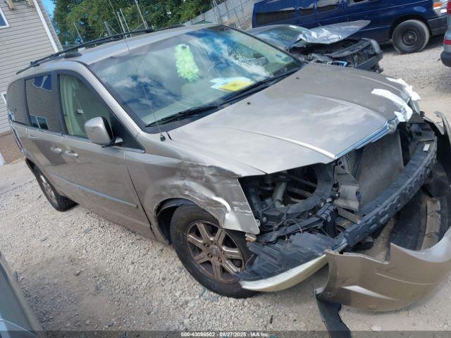  Salvage Chrysler Town & Country