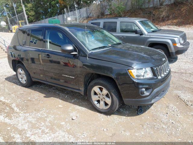  Salvage Jeep Compass
