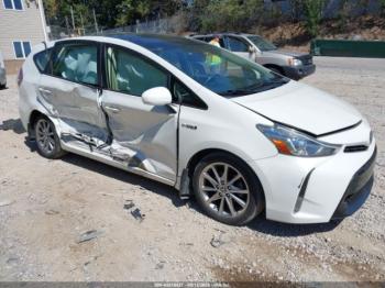  Salvage Toyota Prius v