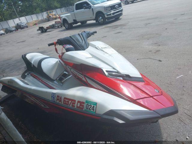  Salvage Yamaha Waverunner