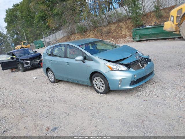  Salvage Toyota Prius v