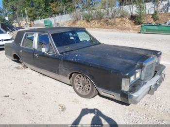  Salvage Lincoln Towncar