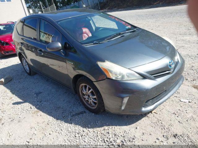 Salvage Toyota Prius v