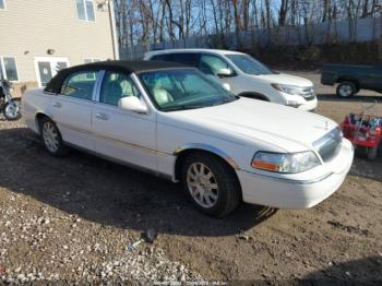  Salvage Lincoln Towncar