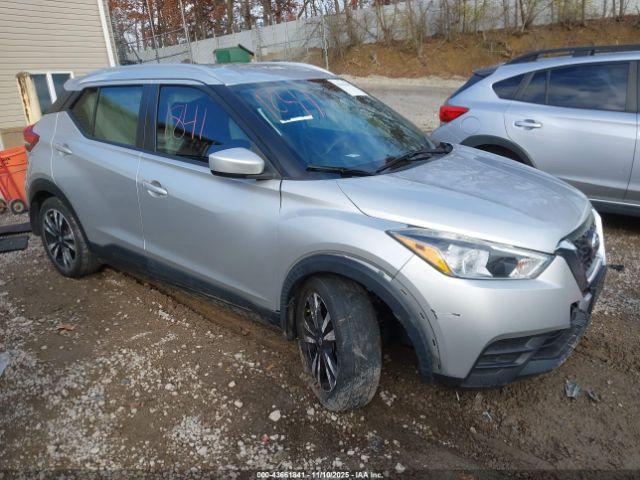  Salvage Nissan Kicks