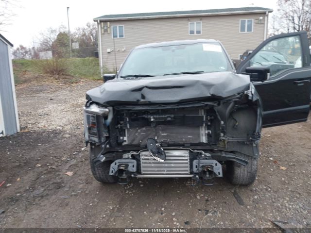 Ford F-150 Lariat Image 4