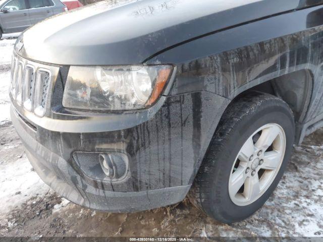 Jeep Compass Latitude Image 5