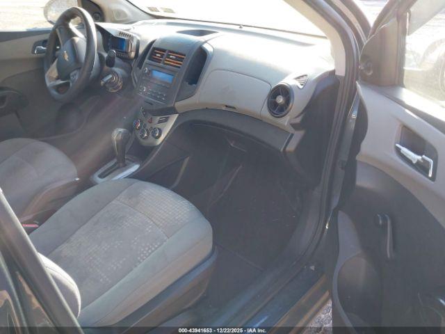 Chevrolet Sonic Ls Auto Image 5