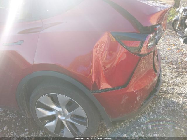 Tesla Model Y Long Range Dual Motor All-wheel Drive Image 4