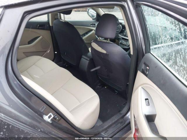 Kia Optima Lx Image 2