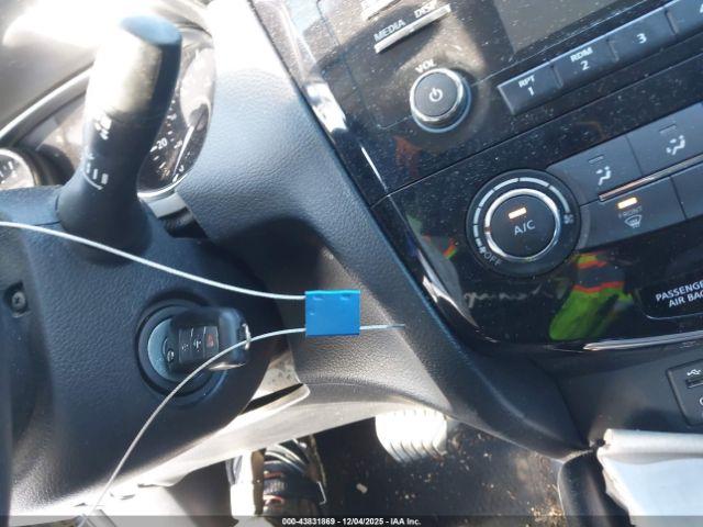 Nissan Rogue S Image 11