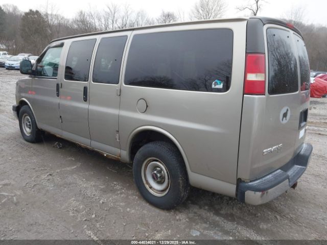 GMC Savana Standard Image 4