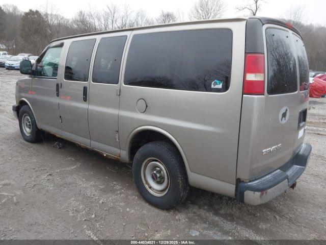 GMC Savana Standard Image 4